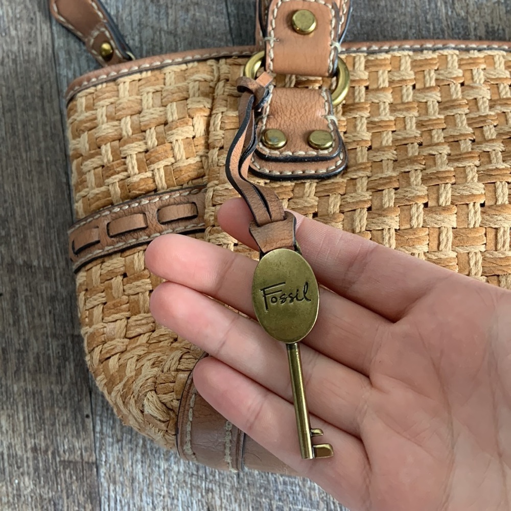 Fossil Vintage Tan Basket Woven Leather Shoulder Bag - Picture 4 of 14